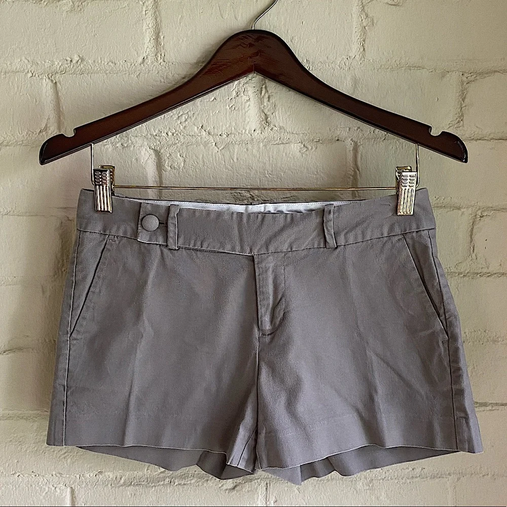 Banana Republic tan beige size 2 petite 2p bermuda casual summer shorts